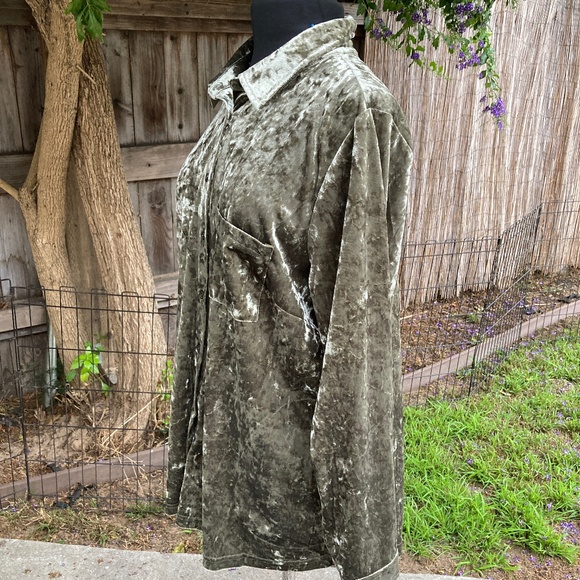 Sage Crushed Velvet Button Up - Picture 5 of 7